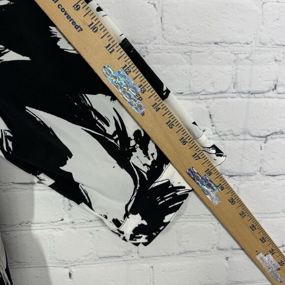 Catherines Tunic Blouse Women Plus 1X Black White Roll Tab Sleeve Abstract Artsy - Picture 6 of 8